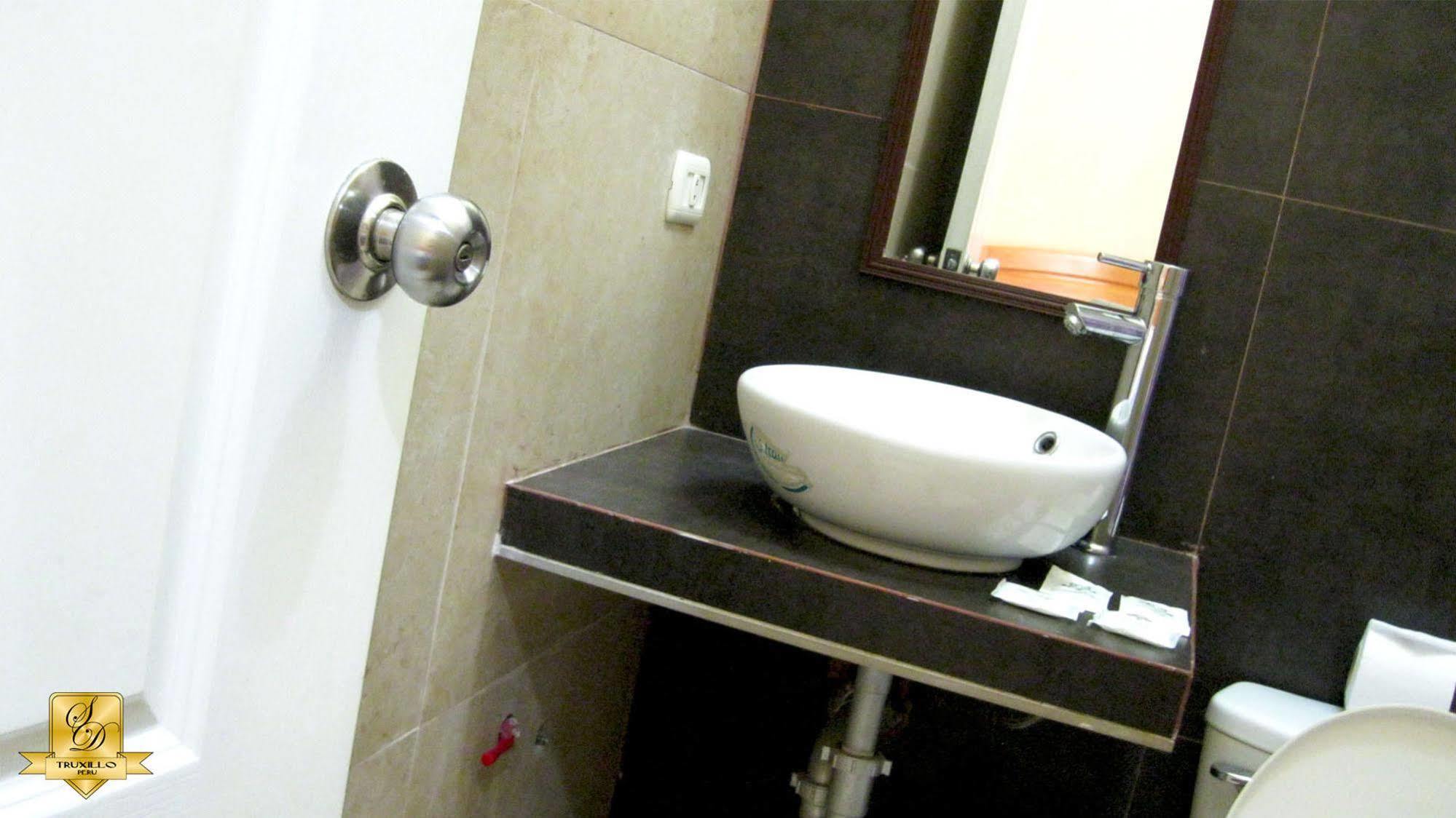 Hotel Ejecutivo San Diego Trujillo Eksteriør bilde